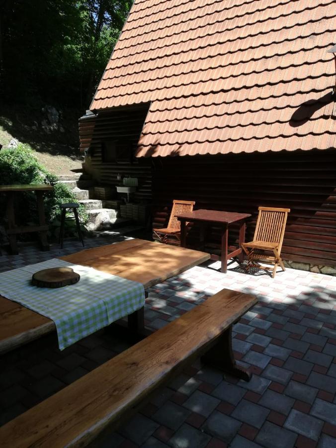 Holiday Home Mreznica Gornji Zvečaj Eksteriør bilde