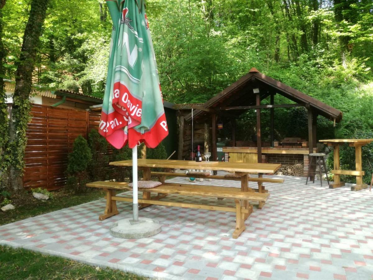 Holiday Home Mreznica Gornji Zvečaj Eksteriør bilde
